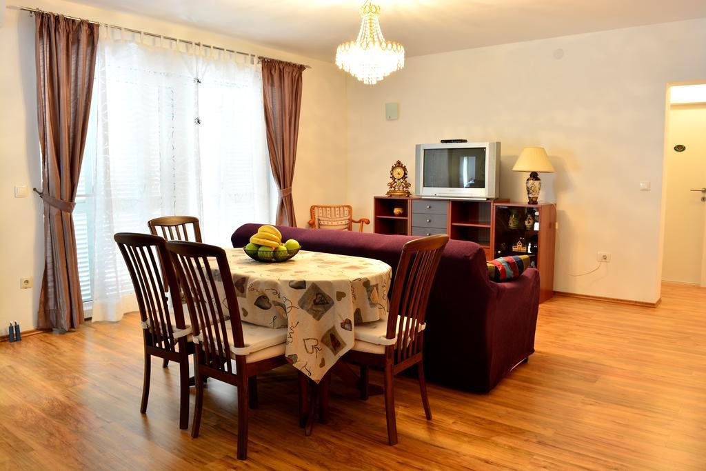 Apartments M&B Подстрана Екстериор снимка